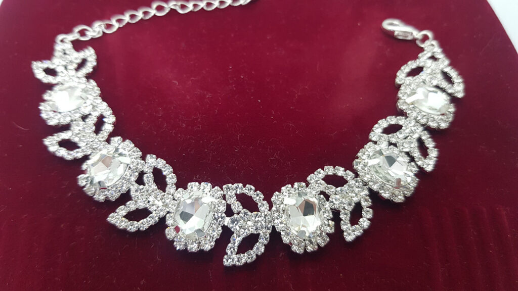 Браслет жіночий ажурний срібний з каменями ширина 20 мм