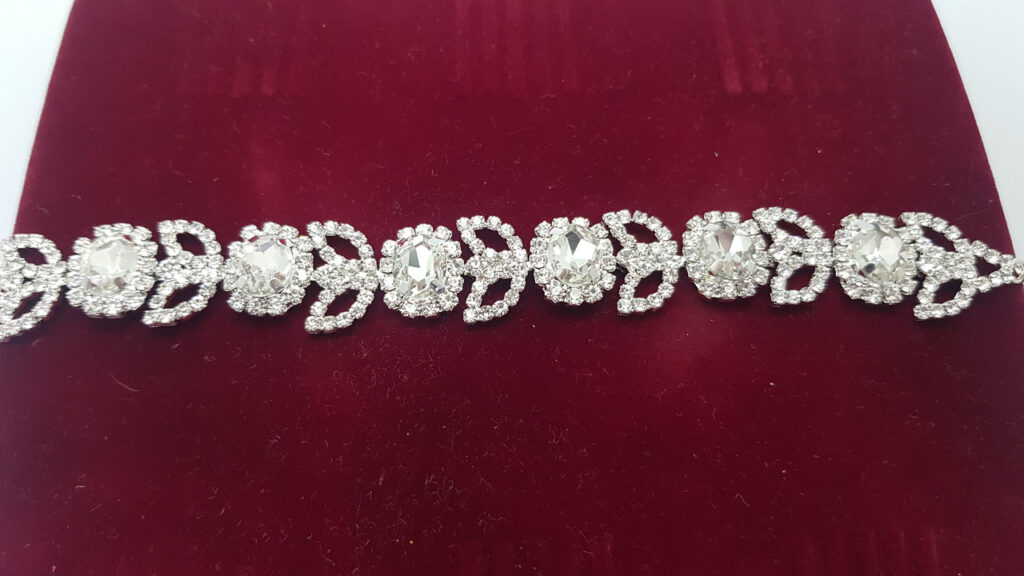 Браслет жіночий ажурний срібний з каменями ширина 20 мм