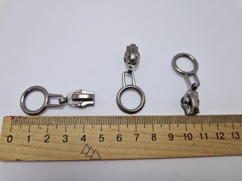 Бігунок на виту блискавку тип 5, темно-сірий