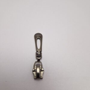 Бігунок на виту блискавку тип 7, темно-срібний