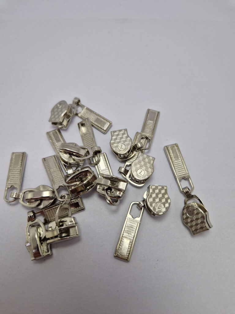 Бігунок на виту блискавку тип 7, нікель