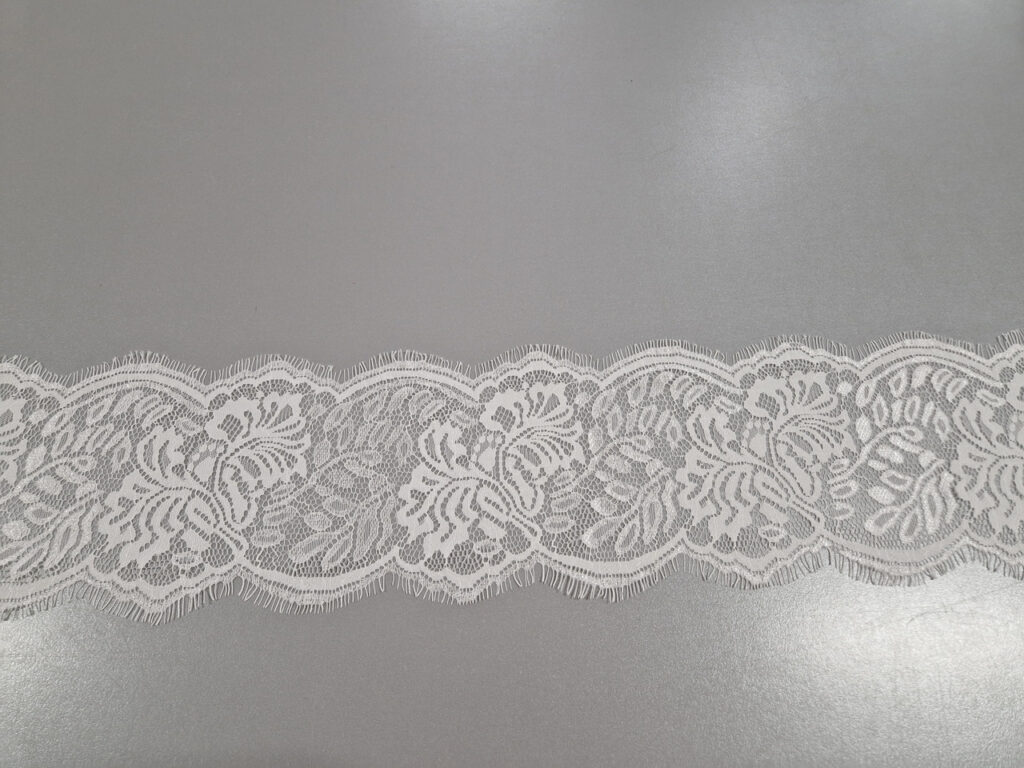 Мереживо французьке молочне, ширина 14 см