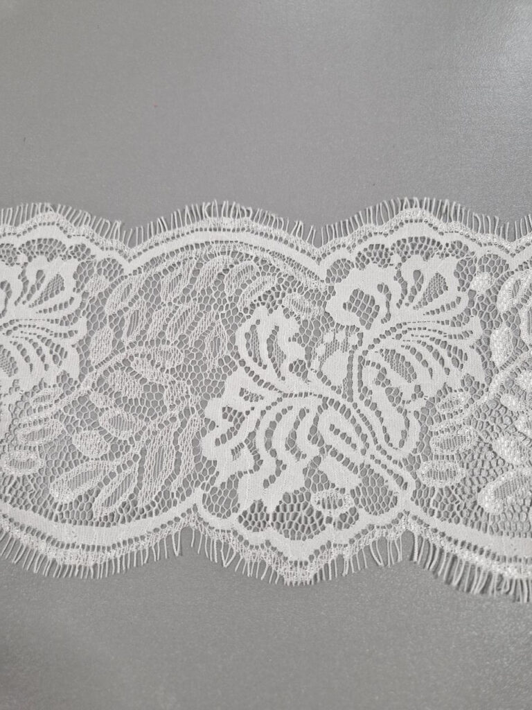 Мереживо французьке молочне, ширина 14 см