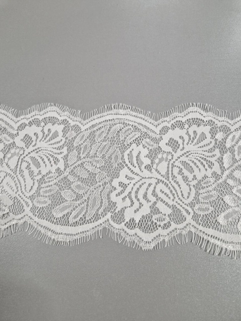 Мереживо французьке молочне, ширина 14 см