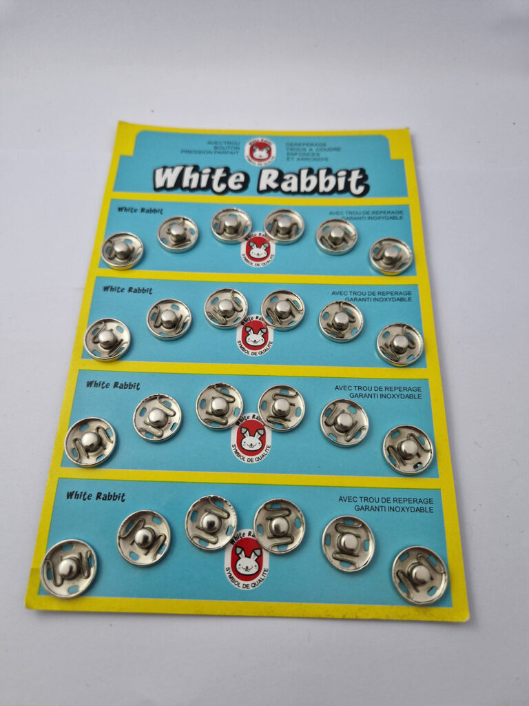 Кнопка пришивна металева white rabbit, колір срібло, 1.5 см