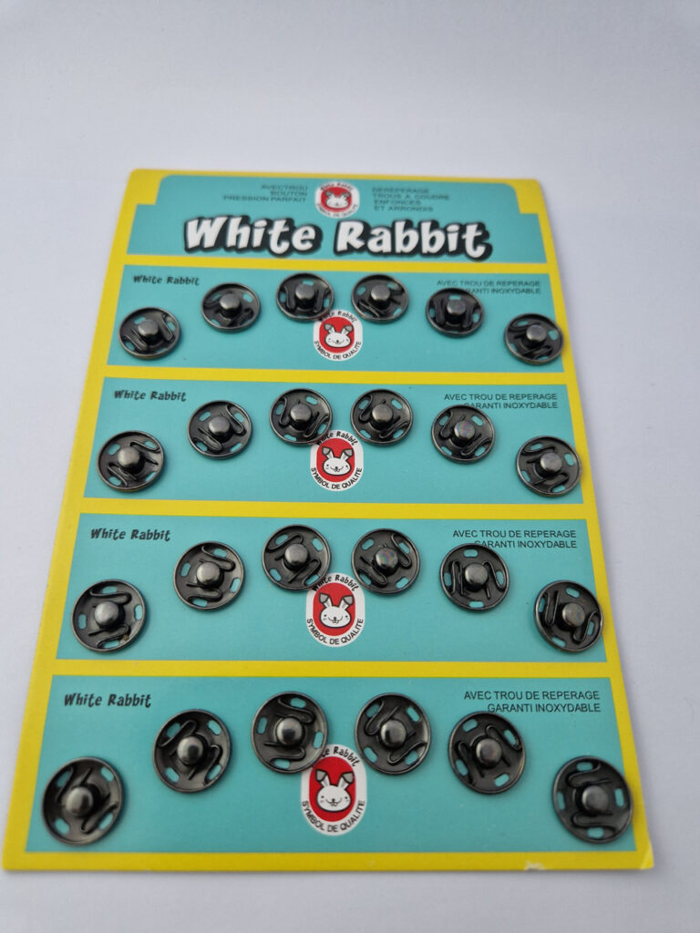 Кнопка пришивна металева white rabbit, колір темний нікель, 1.5 см