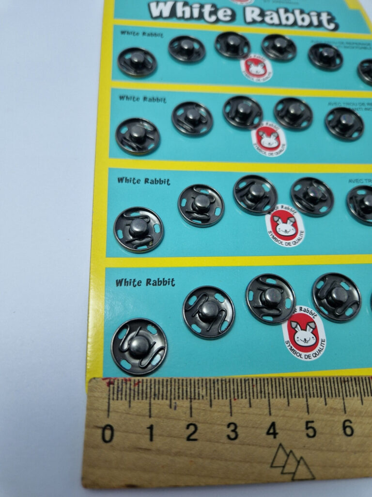 Кнопка пришивна металева white rabbit, колір темний нікель, 1.5 см