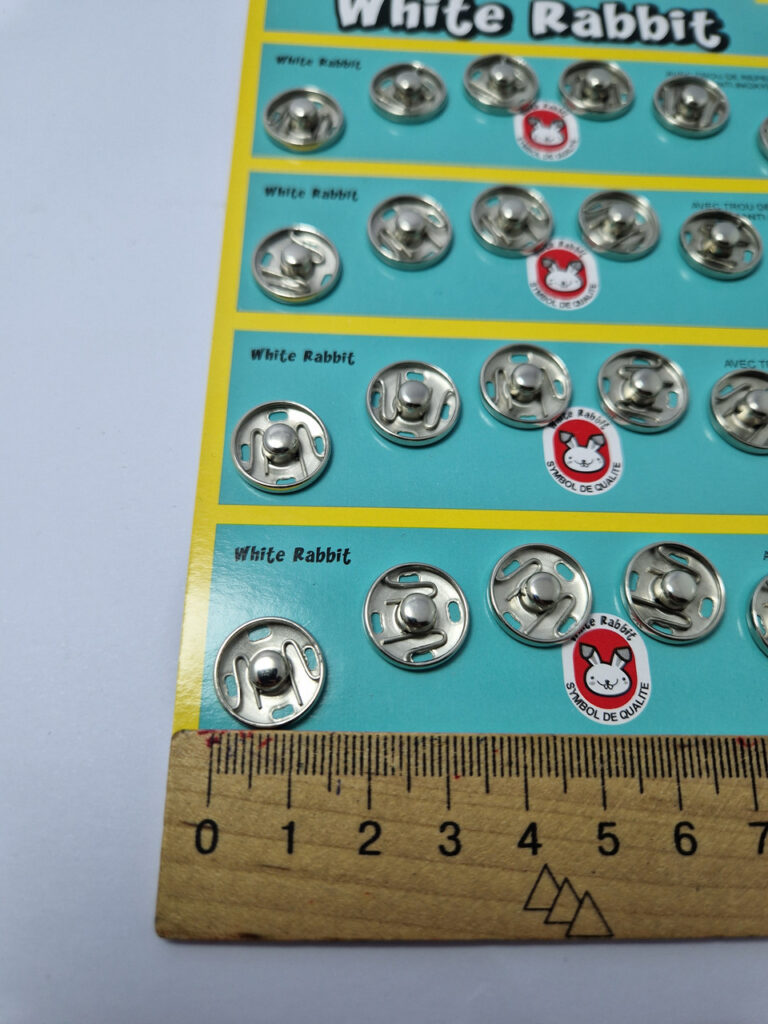 Кнопка пришивна металева white rabbit, колір срібло, 1.5 см