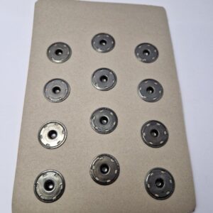 Кнопка пришивна металева white rabbit, колір темний нікель, 2 см