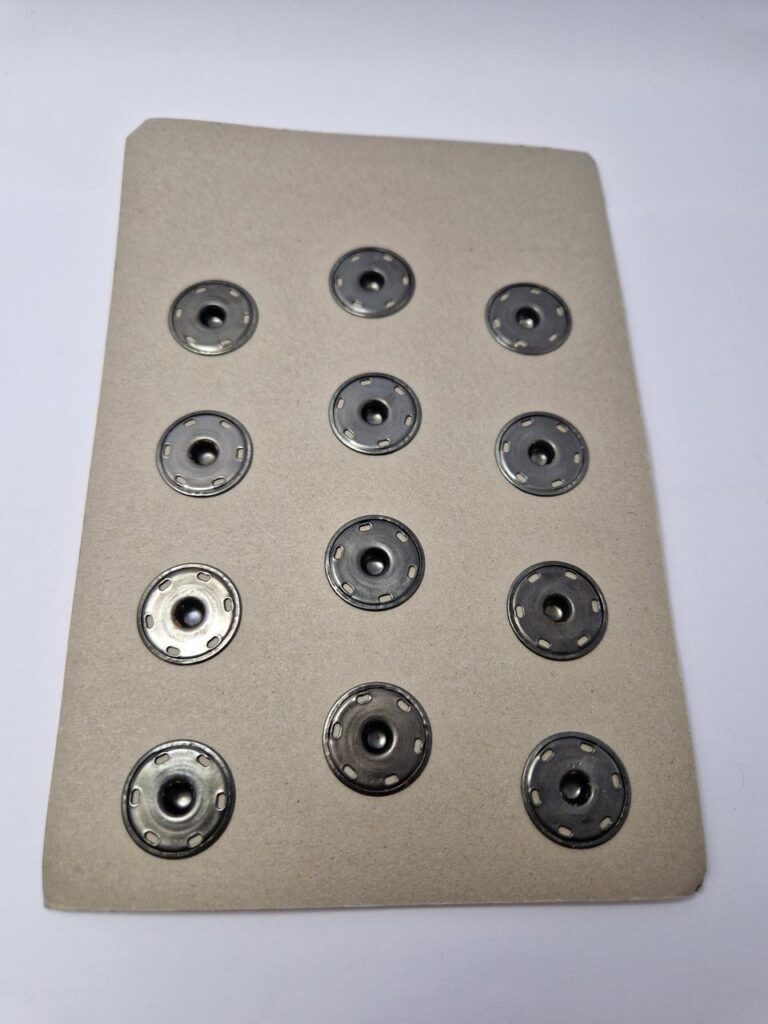 Кнопка пришивна металева white rabbit, колір темний нікель, 2 см