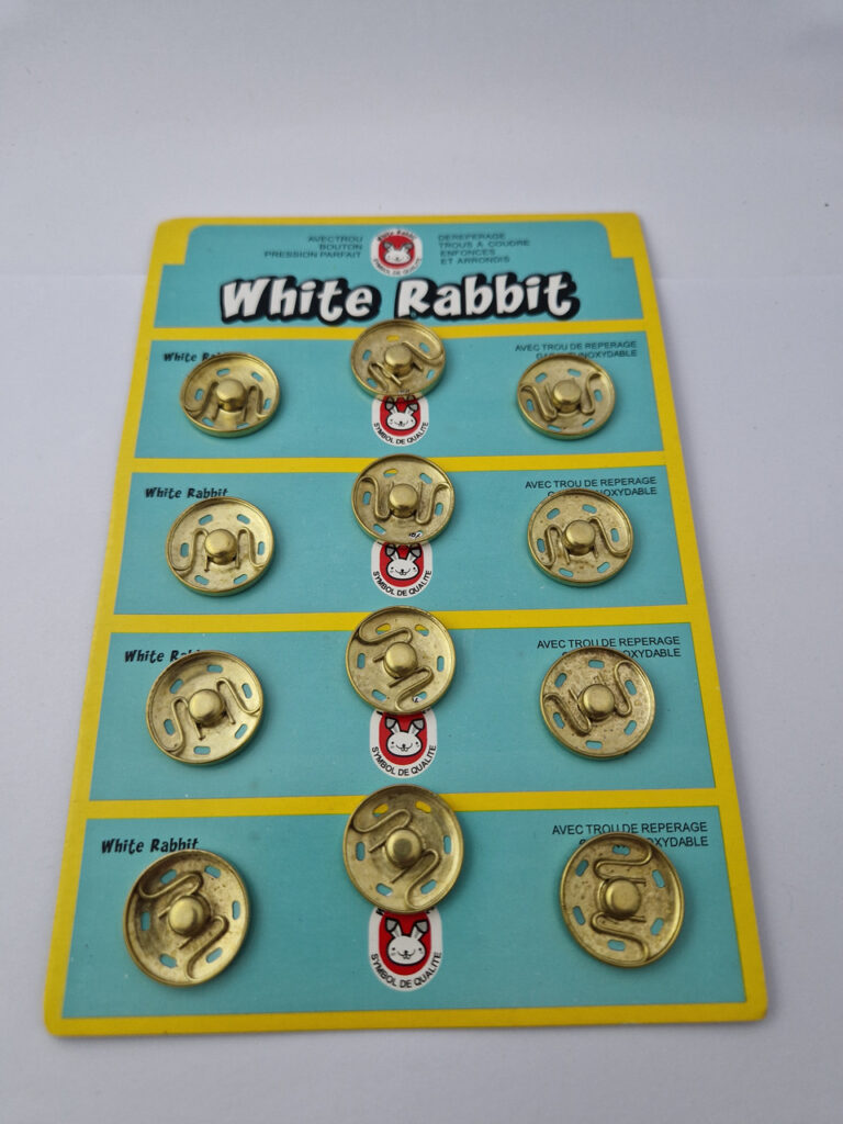 Кнопка пришивна металева white rabbit, колір золото, 2 см