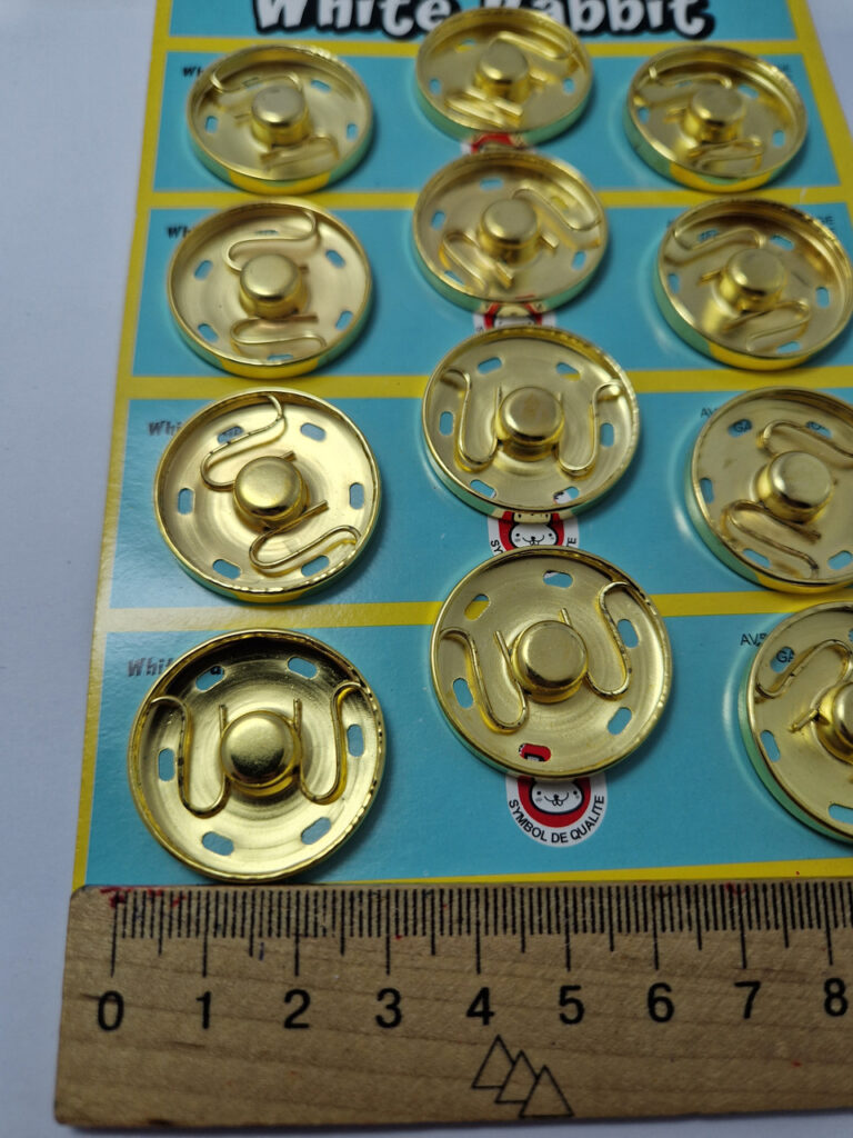 Кнопка пришивна металева white rabbit, колір золото, 3 см