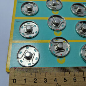 Кнопка пришивна металева white rabbit, колір нікель, 2.5 см