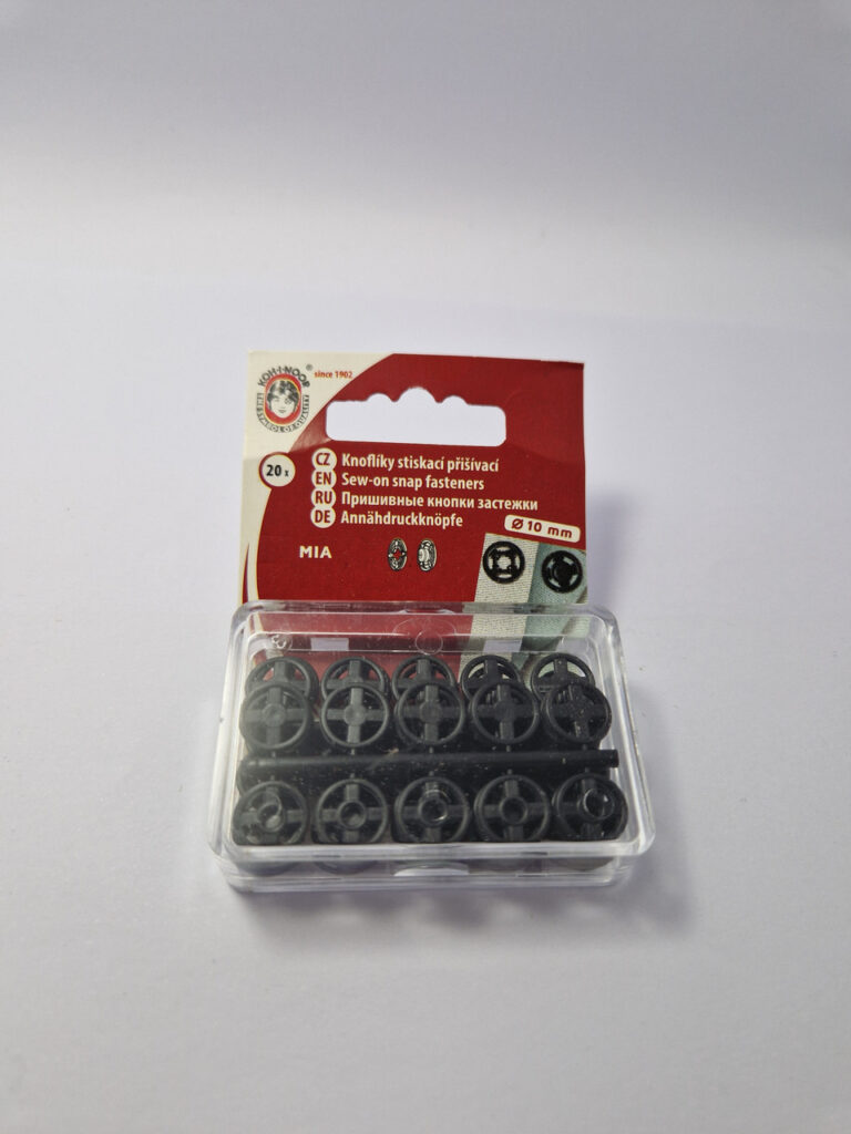 Упаковка кнопок пришивних пластикових для тканин koh-i-noor, колір чорний, 1 см, упаковка 20 штук