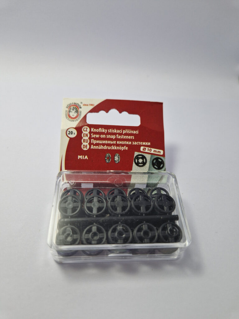 Упаковка кнопок пришивних пластикових для тканин koh-i-noor, колір чорний, 1 см, упаковка 20 штук