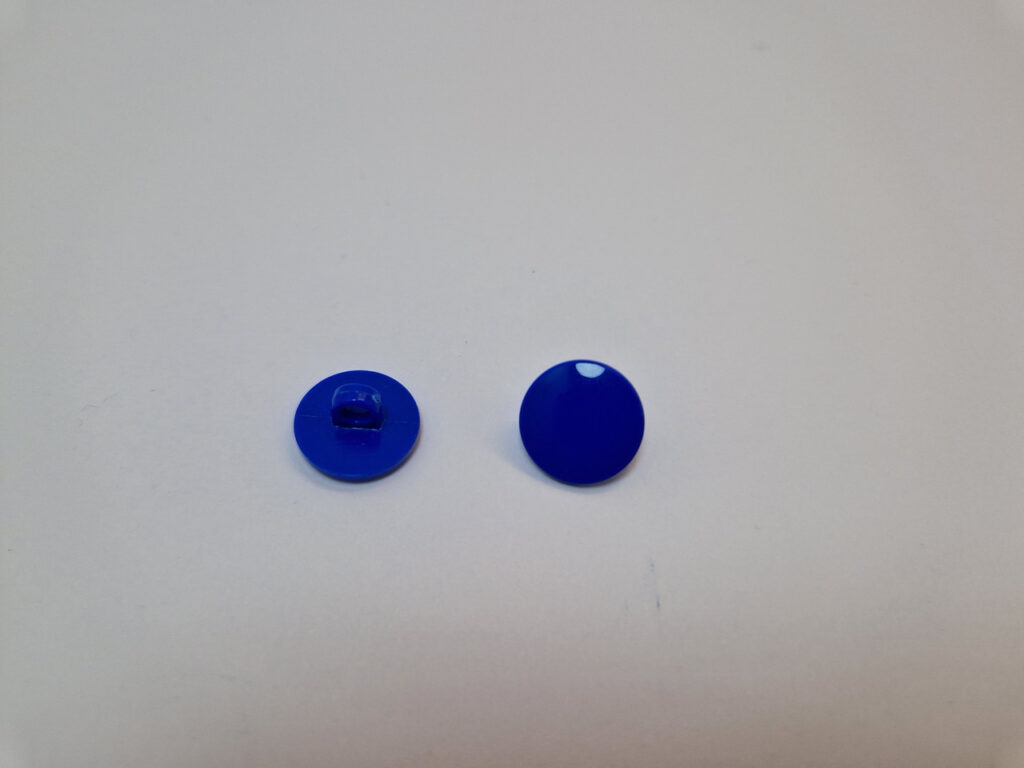 Гудзик синій на ніжці 1.5 см