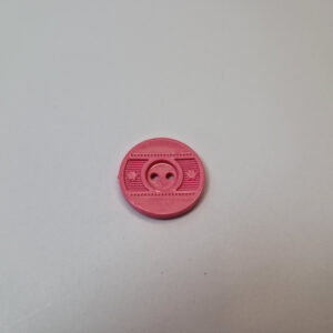 Гудзик рожевий з наскрізними отворами діаметром 2.4 см