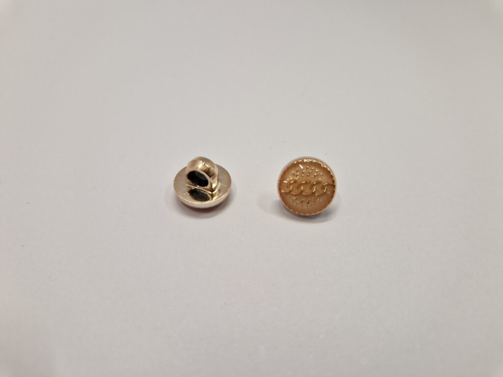 Гудзик на ніжці тілесна 1.2 см