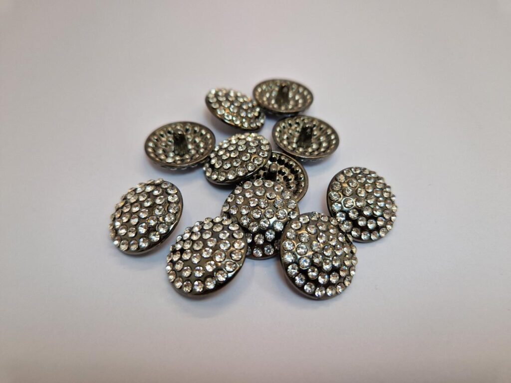 Гудзик на ніжці темний нікель з камінцями 2.3 см