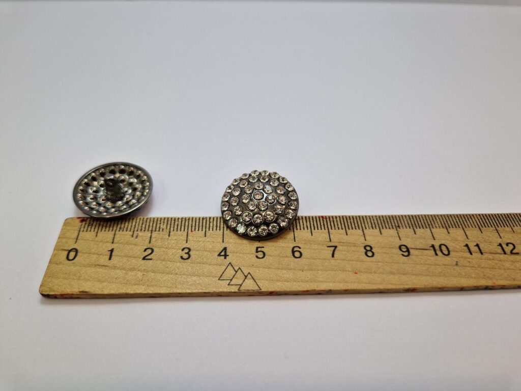 Гудзик на ніжці темний нікель з камінцями 2.3 см