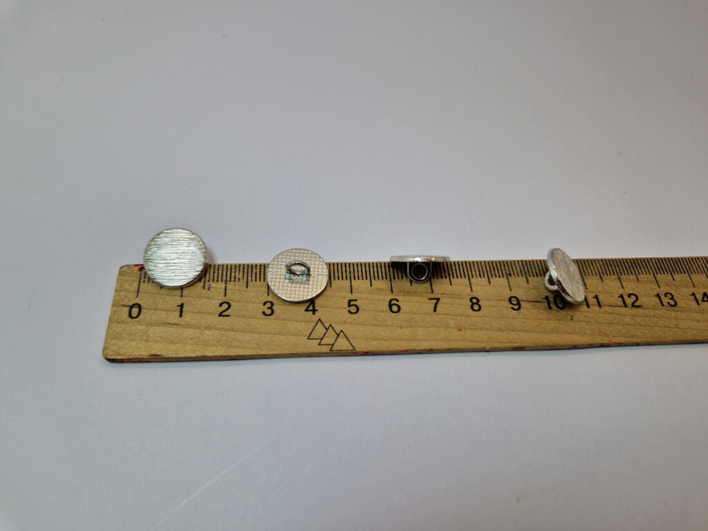 Гудзик на ніжці нікель металевий 1.5 см