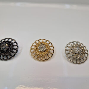 Гудзик на ніжці сріблястий з камінцями (в наявності три кольори та три розміри) - 1,8 см