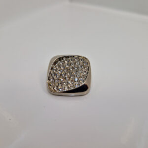 Гудзик на ніжці сріблястий з камінцями (в наявності три кольори та три розміри) - 2 см