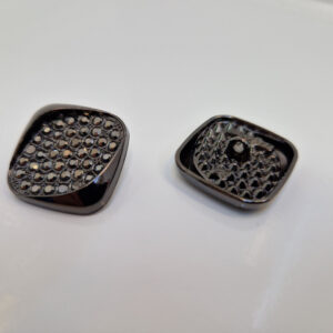 Гудзик на ніжці чорна з камінцями (в наявності три кольори та три розміри) - 2,5 см