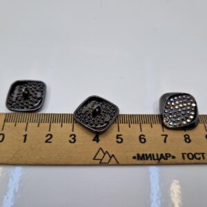 Гудзик на ніжці чорна з камінцями (в наявності три кольори та три розміри) - 1,8 см