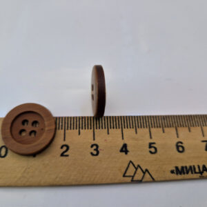 Гудзик з наскрізними отворами, діаметр 1.7 см (в наявності 4 розміри)