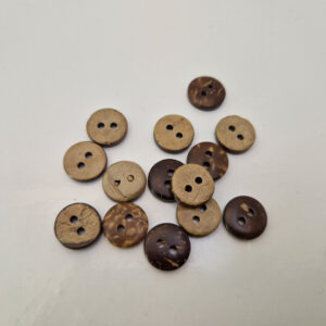 Гудзик з наскрізними отворами, діаметр 1.1 см (в наявності 4 розміри)