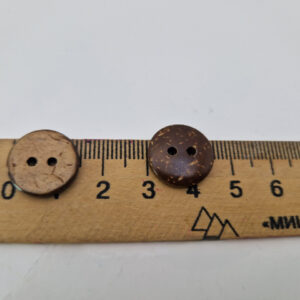 Гудзик з наскрізними отворами, діаметр 1.5 см (в наявності 4 розміри)