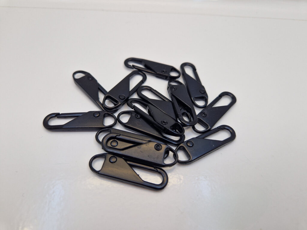 Пулер для бігунка металевий колір, чорний