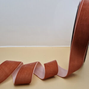 Оксамитова стрічка коричнева (40 мм ± 2 мм)