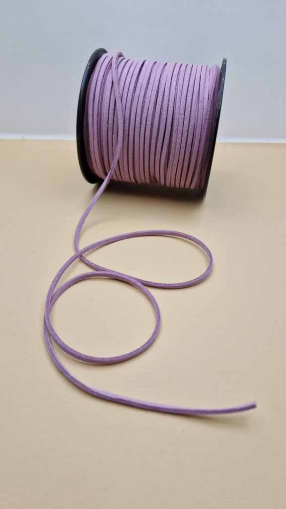 Замшевий шнур плоский бузковий матовий 3 мм