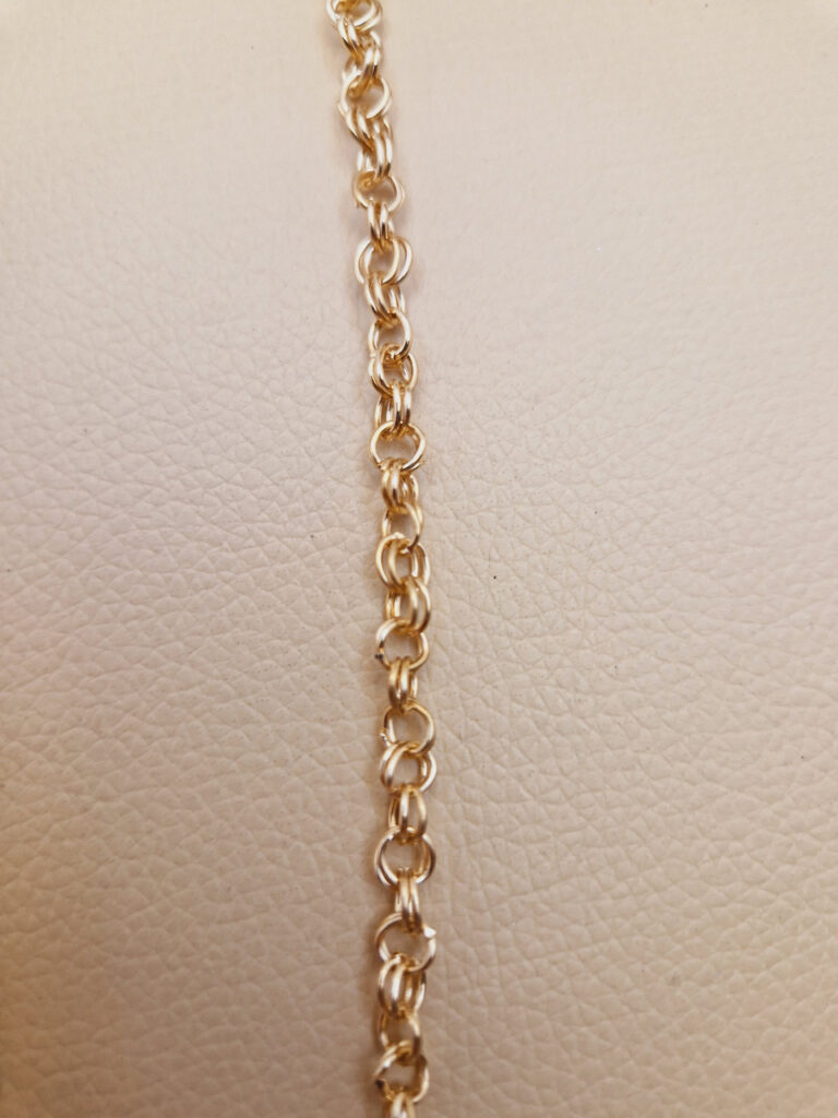 Декоративний ланцюг колір золото — метал, золотистий