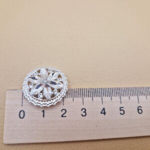 Гудзик металевий на ніжці стріблястий з камінцями (в наявності два розміри) - 2.3 см