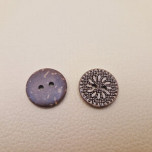 Гудзик з наскрізними отворами, діаметр 1.8 см