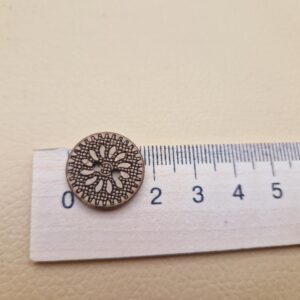 Гудзик з наскрізними отворами, діаметр 1.8 см