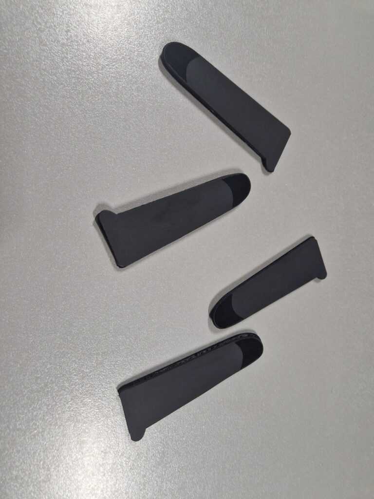 Застібка-регулятор на липучку molded hook (пара), колір чорний