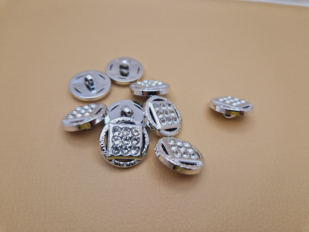 Гудзик на ніжці сріблястий - 2.1 см