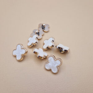 Гудзик на ніжці білий ван кліф (в наявності два розміри) - 2.3 см