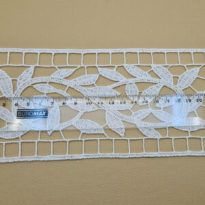 Серветка ажурна вʼязана біла